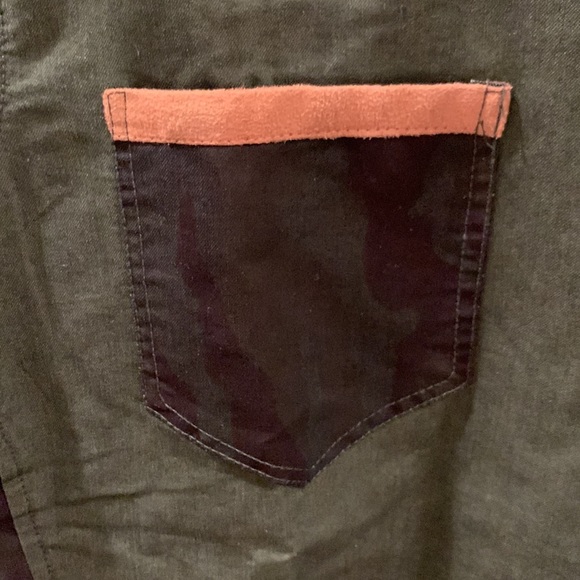 Men’s Entree LS Lifestyle Long Sleeve Button Down Shirt - Picture 11 of 17